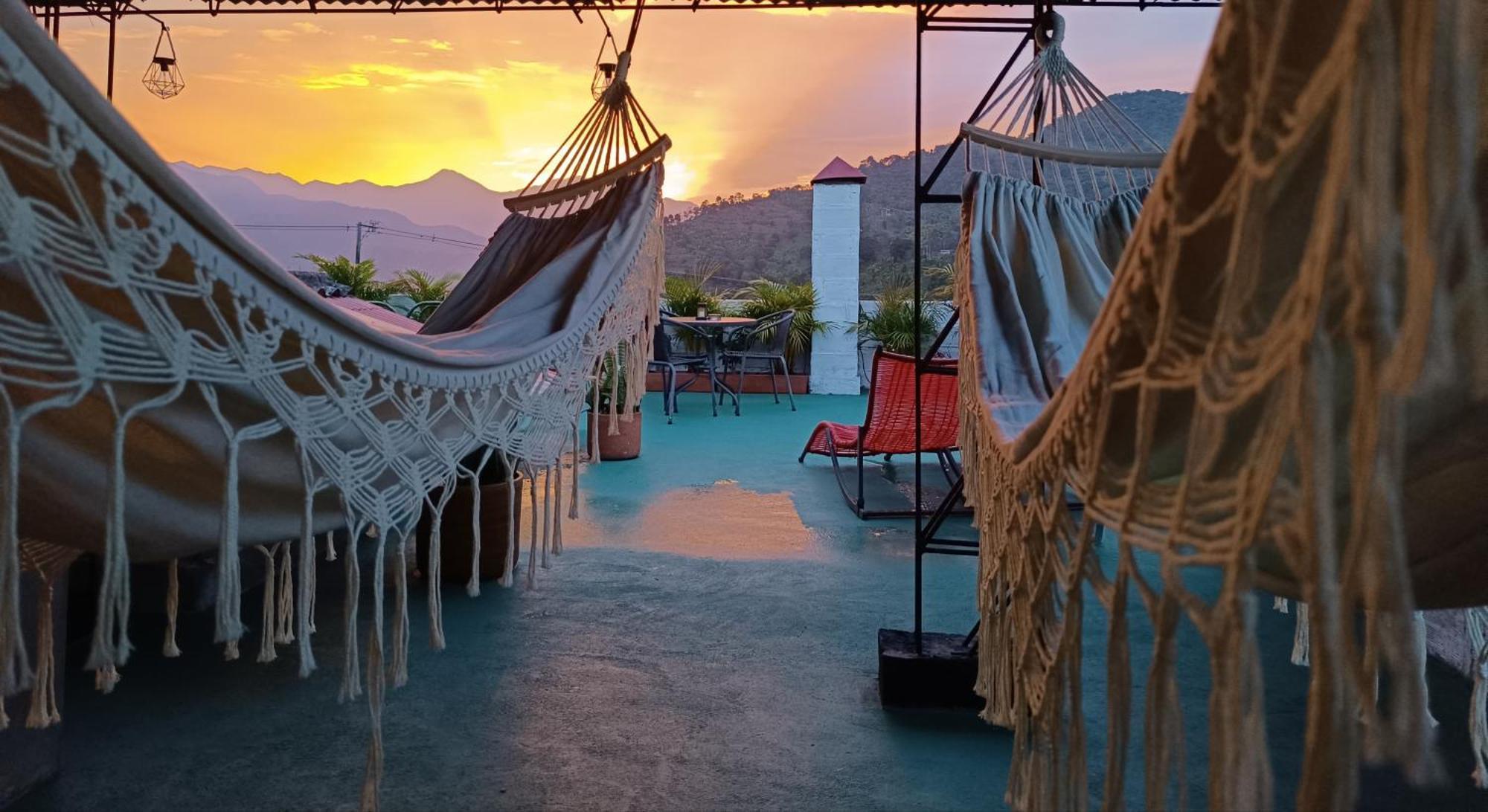 Magic Jardin Hostel - Patio, Balcony & Rooftop Ngoại thất bức ảnh
