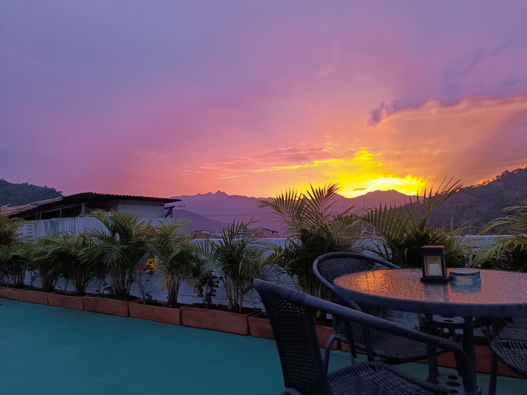 Magic Jardin Hostel - Patio, Balcony & Rooftop Ngoại thất bức ảnh